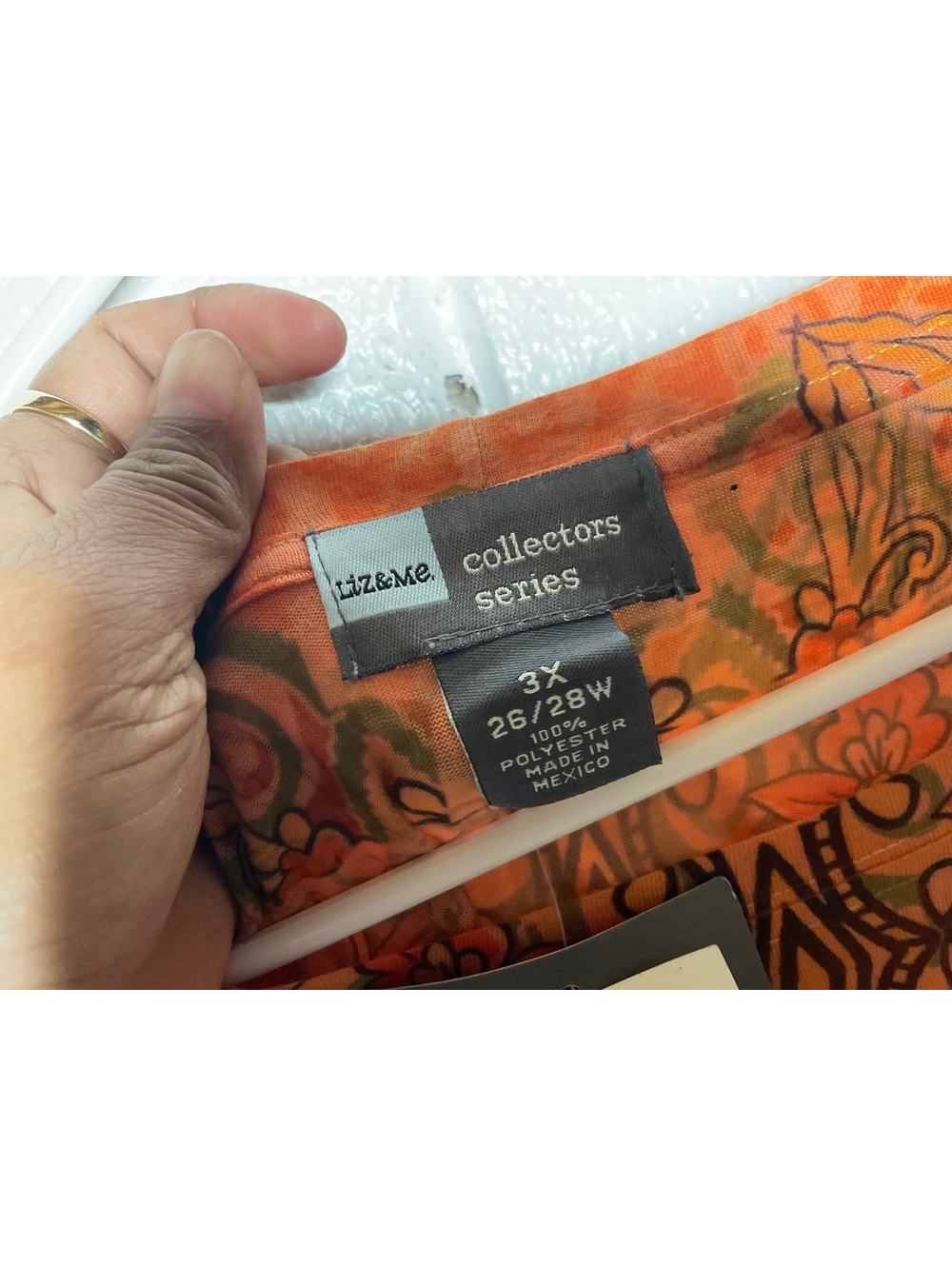 < NWT Liz & Me Collectors Series Plus Size Boho Pattern Top > - Picture 2 of 4